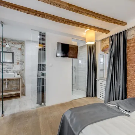 The Code Luxury سبليت