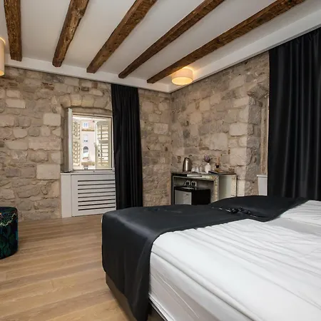 Casa de hóspedes The Code Luxury Split
