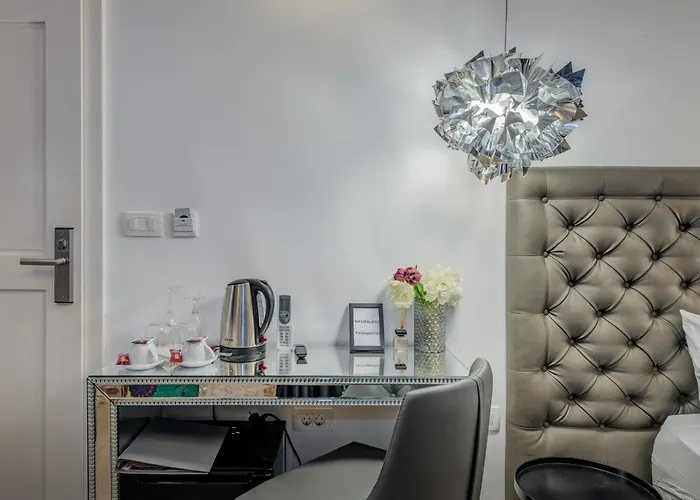 The Code Luxury Πανσιόν 4*