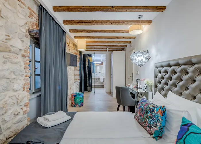 Casa de hóspedes The Code Luxury 4*