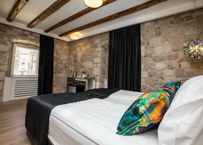 The Code Luxury Σπλιτ