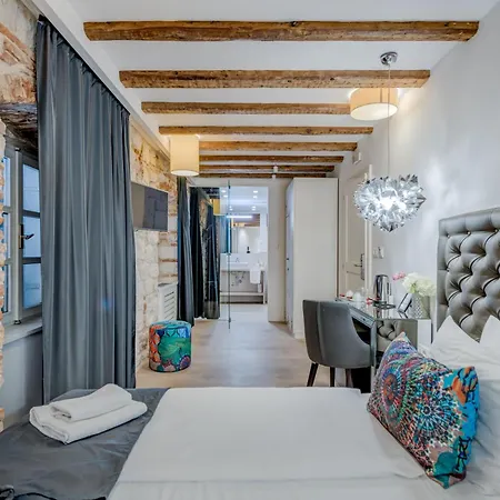 Πανσιόν The Code Luxury 4*