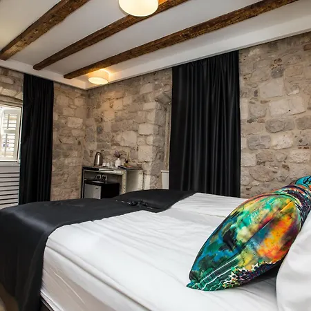 The Code Luxury Split